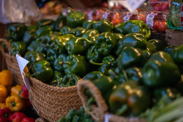 Friss Bioélelmiszerek Helyi Gazdák Piacán Gazdálkodók Piacai Mezőgazdasági Termékek Eladását — Stock Fotó