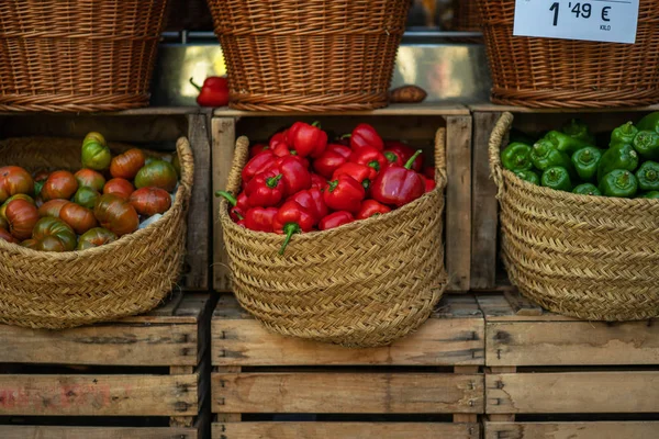 Friss Szezonális Mezőgazdasági Termékek Értékesítése Zöldségek Egészséges Életmódért Sok Vitaminnal — Stock Fotó