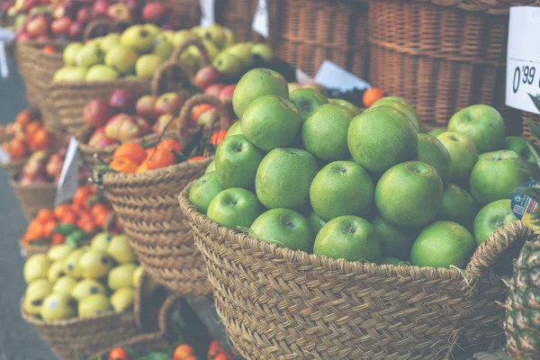 Rauwe Biologische Herfstboeren Marktdoos Met Rauwe Verse Groenten Verse Biologische — Stockfoto