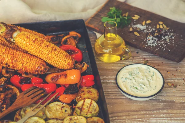 Vista Superior Mesa Cocina Rústica Con Verduras Parrilla Mesa Vintage — Foto de Stock