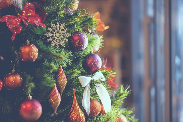 Χριστουγεννιάτικο Φόντο Χριστουγεννιάτικο Δέντρο Όμορφη Φωτεινή Εορταστική Διακόσμηση Εορταστική Διακόσμηση — Φωτογραφία Αρχείου