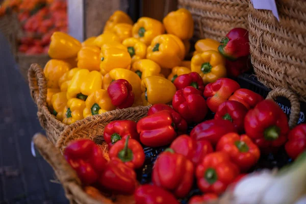 Bio Zöldség Bódé Gazdálkodó Piacon Eladja Friss Zöldséget Kertben Helyi — Stock Fotó