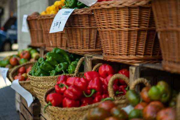 Gazdák Piac Különböző Hazai Színes Friss Gyümölcsök Zöldségek Ízletes Színes — Stock Fotó