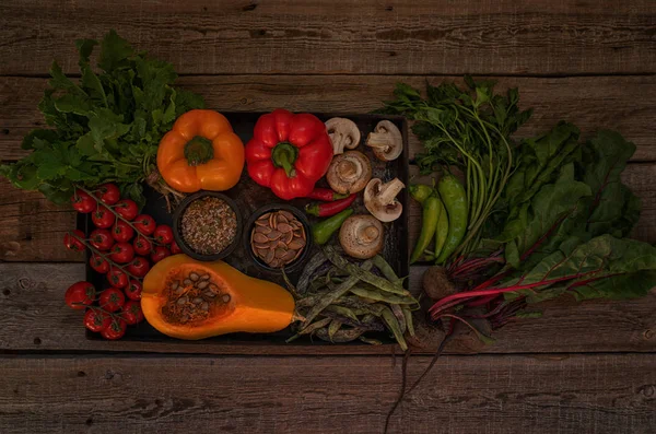 Овощи Старинном Деревянном Фоне Осенний Урожай Органическое Питание Фермерский Овощной — стоковое фото