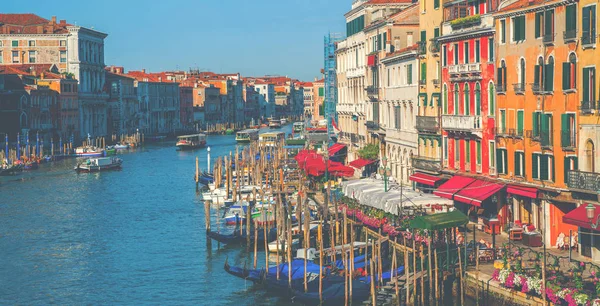 Vista Canal Com Barcos Gôndolas Veneza Itália Veneza Destino Turístico — Fotografia de Stock