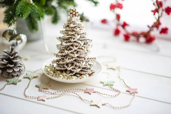 Natal Ano Novo Ainda Vida Com Ornamentos Mesa Branca Rústica — Fotografia de Stock