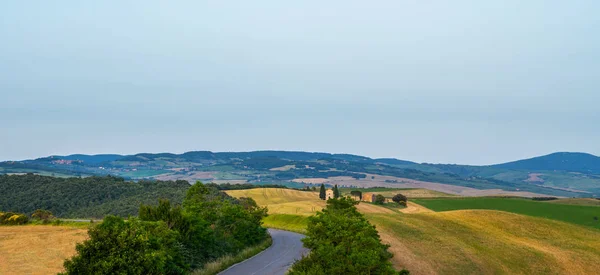 Majestátní Pohled Typickou Toskánskou Krajinu Přírody Krásné Kopce Pole Venkovské — Stock fotografie