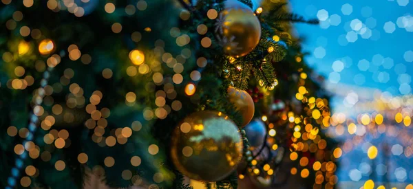 Decoração Rua Festiva Férias Inverno Luzes Guirlanda Brilhantes Ambiente Mágico — Fotografia de Stock