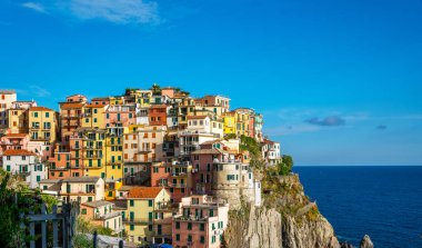 Manarola, İtalya. Liguria, İtalya 'daki Cinque Terre Ulusal Parkı' ndaki tarihi bir köy. Unesco Dünya Mirası Bölgesi. Manarola ünlü ve popüler bir seyahat merkezidir..