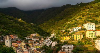 Manarola, İtalya. Liguria, İtalya 'daki Cinque Terre Ulusal Parkı' ndaki tarihi bir köy. Unesco Dünya Mirası Bölgesi. Manarola ünlü ve popüler bir seyahat merkezidir..