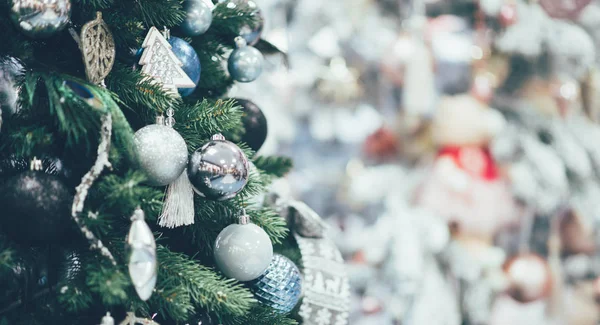 Árvore Natal Decorada Fundo Turvo Luzes Festivas Natal Feriados Ano — Fotografia de Stock