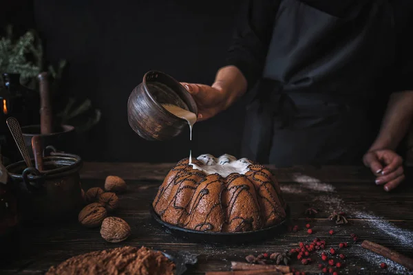 Cozimento Natal Cozinhar Bolo Caseiro Casa Cozinha Rústica Mãos Mulher — Fotografia de Stock