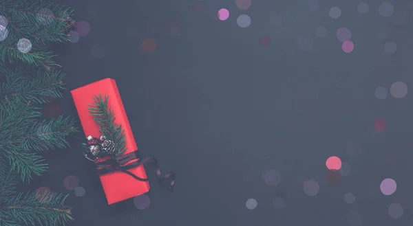 Caja Regalo Roja Con Decoración Navideña Moderna Regalo Año Nuevo — Foto de Stock