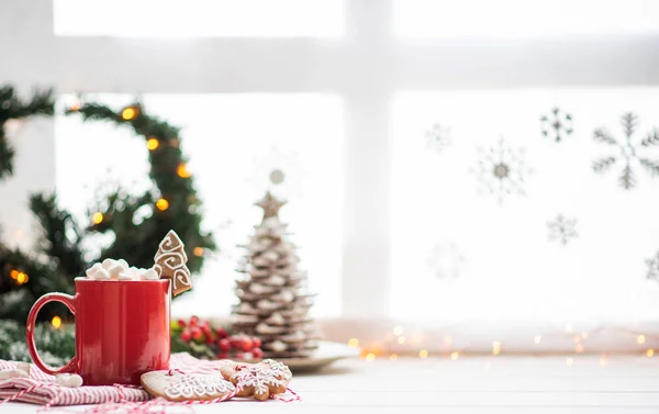 Composición Navidad Año Nuevo Con Cacao Malvaviscos Galletas Jengibre Decoraciones — Foto de Stock