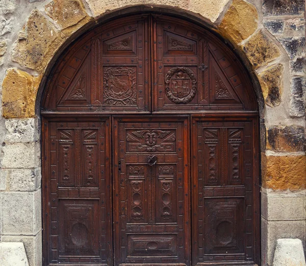 Medieval Castle Gate Ancient Wooden Door Old Stone Castle Wall — 스톡 사진