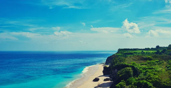 Pôr Sol Incrível Praia Mar Azul Turquesa Rochas Oceano Fuga — Fotografia de Stock