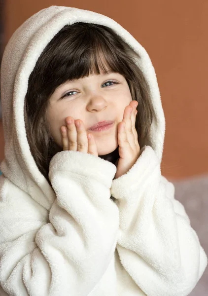 Portrait Adorable Little Girl Wearing Bathrobe Smiling Bathing — Stock Photo, Image