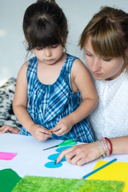 Anne ya da İngilizce alfabe çocuk öğretim öğretmen