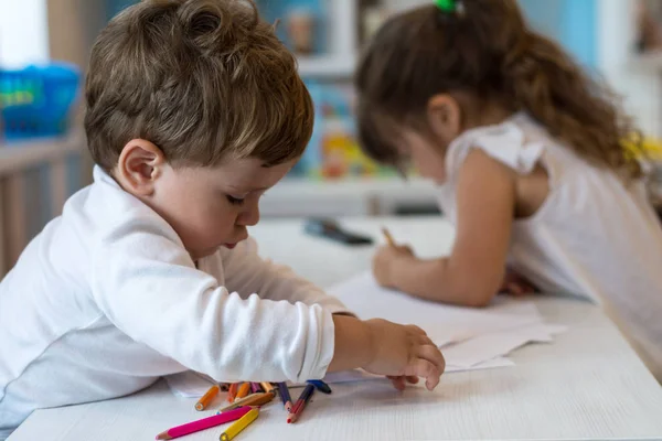 Organizarea Sălii Joacă Pentru Copii Pictează Desenează Clubul Copiilor Lecţie — Fotografie, imagine de stoc