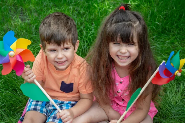 Fondo Verano Con Niños Felices Niños Felices Sonríen Diviértanse — Foto de Stock