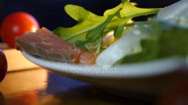 taze sebze ile Somon salata