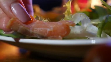 taze sebze ile Somon salata