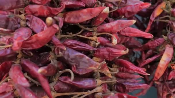 Piment rouge séché à vendre dans la rue . — Video