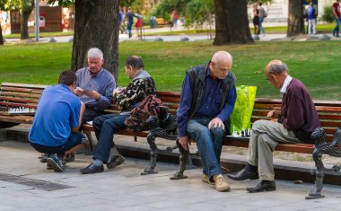Millet, satranç ve kart oyun.
