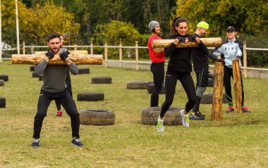 Zamanda atlama bir giriş ile kız.