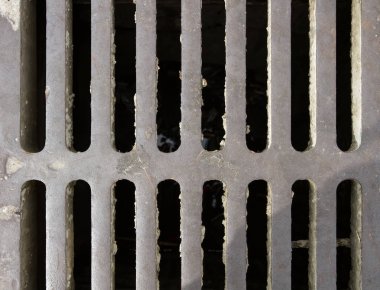 Kanalizasyon ızgara demir.