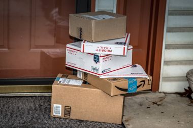 Amazon ve Usps paketleri