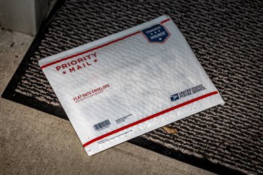 USPS öncelik posta zarf