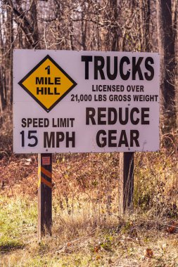 Kamyonlar 15 Mph 'lik vites küçültüyor