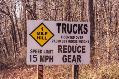 Kamyonlar 15 Mph 'lik İşareti Azalttı