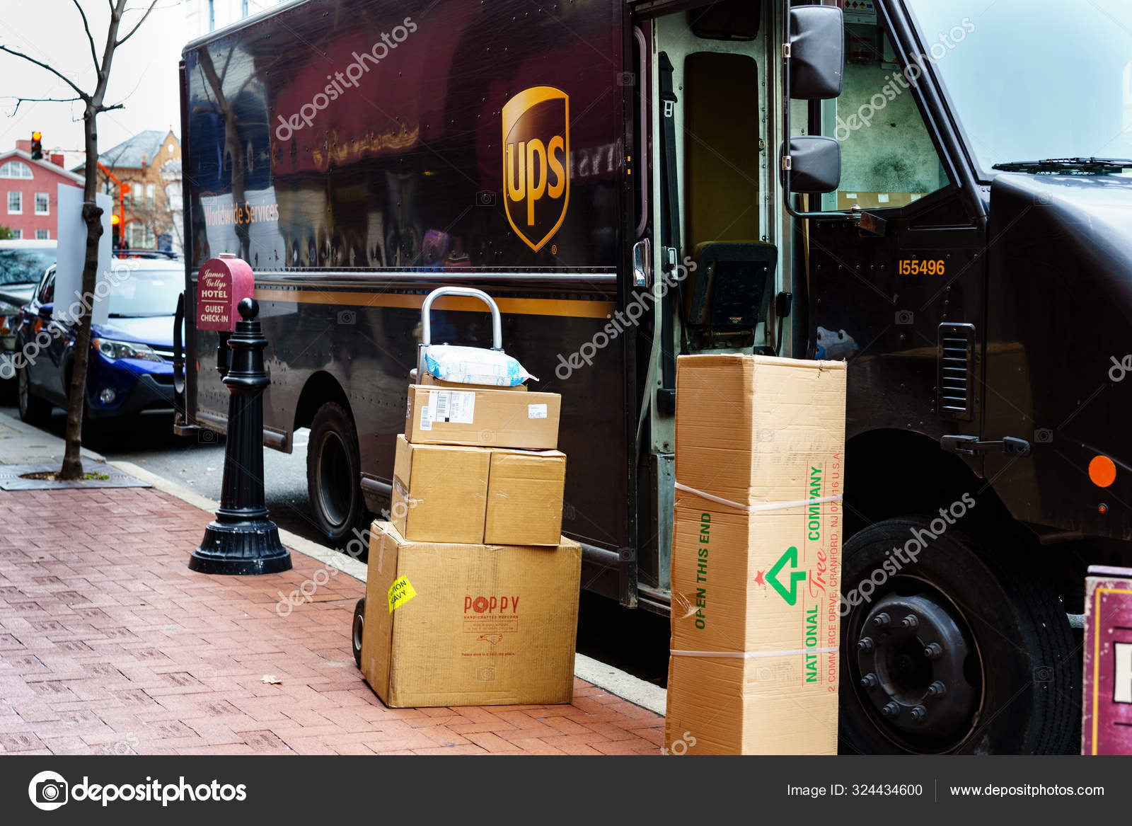 UPS Package Delivery Stock Editorial Photo © 324434600