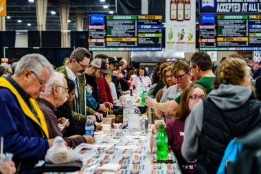 Pa Farm Show Yemek Salonundaki kalabalık