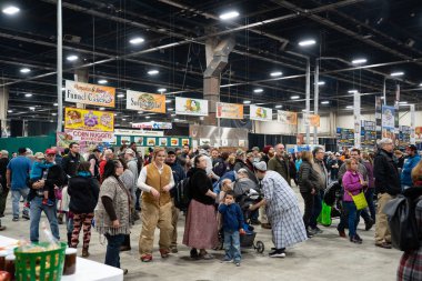 Gıda Mahkemesi Kalabalığı