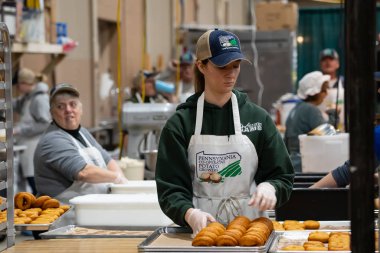 Çiftlik Şovunda Çörek Yapıyorum