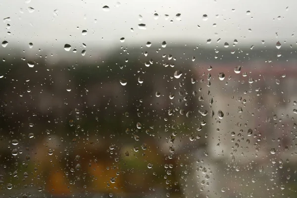 雨落在窗口特写. — 图库照片