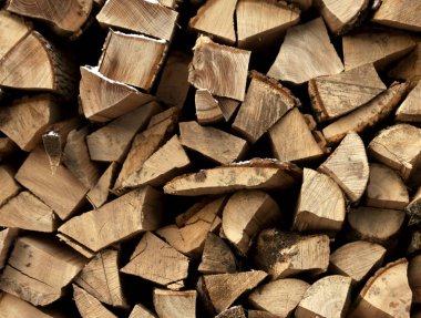 yakacak odun yığını. 