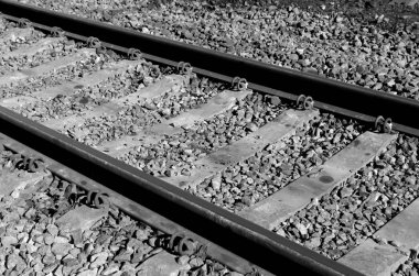 Siyah beyaz eski demiryolu