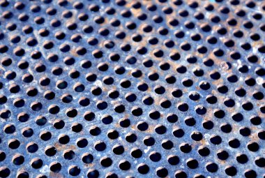 Delikli paslı metal yüzey yıpranmış ve etkisi bulanıklık