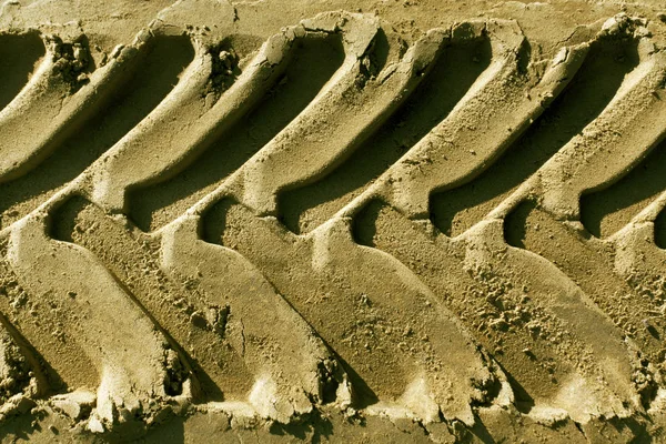 LKW-Spur auf Sand. — Stockfoto