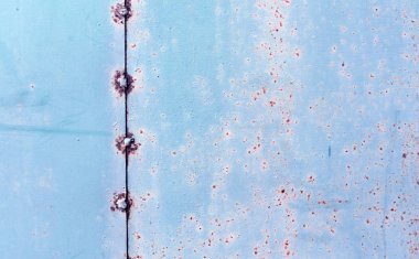 Kaynak paslı metal plaka.