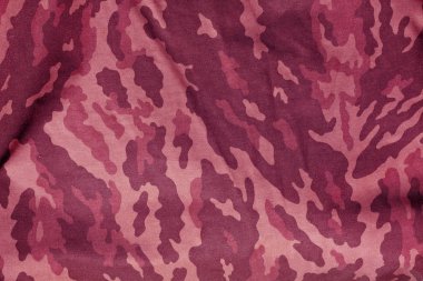 Pembe tonda askeri kamuflaj üniforma modeli.