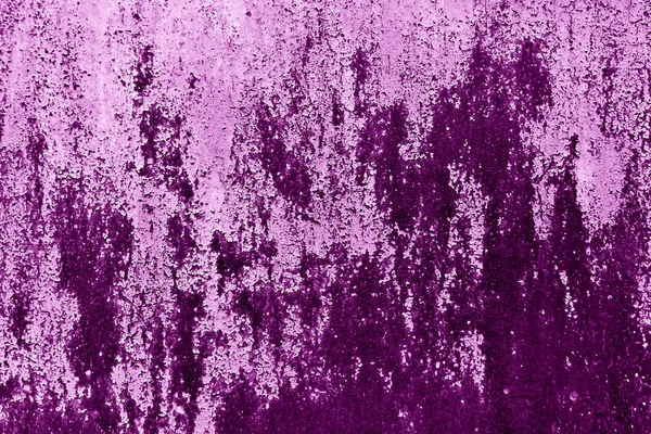 Zardzewiały ściana metalu tekstury w fioletowy odcień. — Zdjęcie stockowe