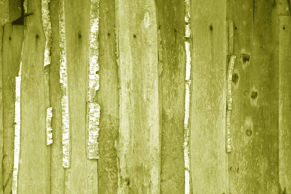 Vágatlan, mállott, sárga színű fából készült fal. — Stock Fotó