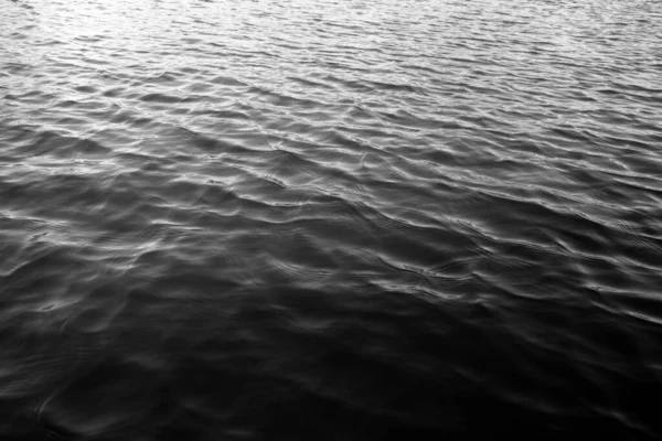 Wellen Auf Der Wasseroberfläche Des Sees Abstrakter Natürlicher Hintergrund — Stockfoto