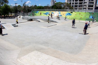İnsanlara paten lane Bom Retiro radikal spor Center, Sao Paulo, Brezilya