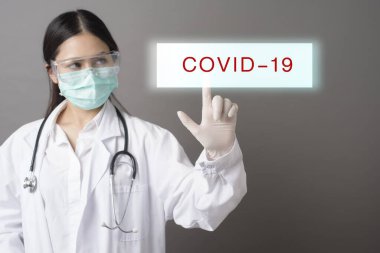 Doktor covid-19 'a dokunuyor. 